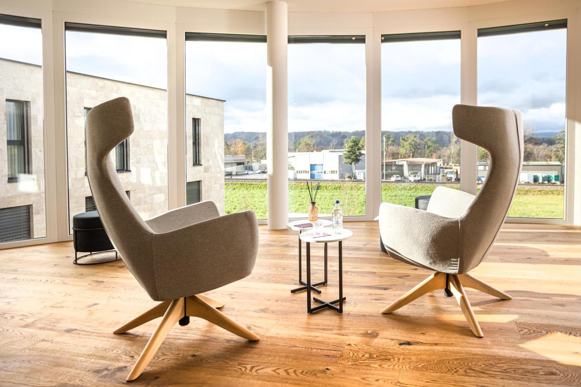 Hotel Lms - La Maison Suisse - Doettingen
